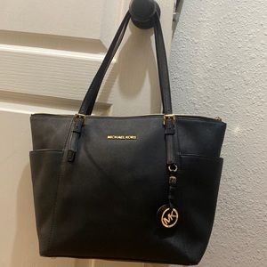 Michael Kors Charlotte Large Saffiano Leather Top-Zip Tote Bag